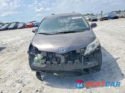 Piąte zdjęcie samochodu w środku: 2015 TOYOTA SIENNA LE 8-PASSENGER VIN:5TDKK3DC8FS573131 - miniatura