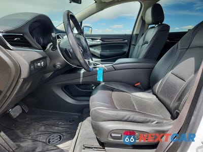 Zdjęcie 7 z 14 samochodu: 2021 BUICK ENCLAVE AVENIR VIN:5GAEVCKW9MJ256410 - miniatura