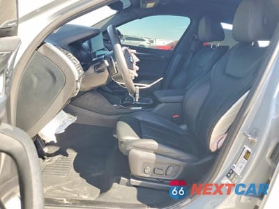 Zdjęcie 7 z 12 samochodu: 2025 BMW X4 M40I VIN:5UX43DT02S9Y06057 - miniatura