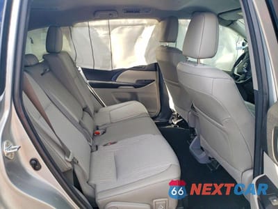 Zdjęcie 10 z 12 samochodu: 2018 TOYOTA HIGHLANDER LE PLUS VIN:5TDBZRFH7JS870472 - miniatura