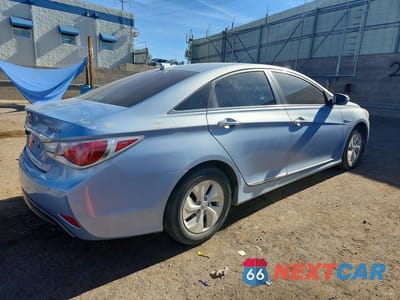 Trzecie zdjęcie samochodu z tyłu: 2013 HYUNDAI SONATA HYBRID BASE VIN:KMHEC4A40DA076920 - miniatura