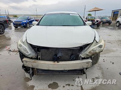 Piąte zdjęcie samochodu w środku: 2018 NISSAN ALTIMA 2.5 S VIN:1N4AL3AP8JC229895 - miniatura