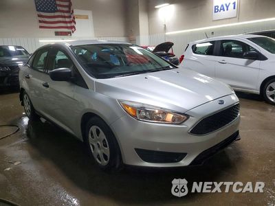Czwarte zdjęcie samochodu z boku: 2016 FORD FOCUS S VIN:1FADP3E24GL386266 - miniatura