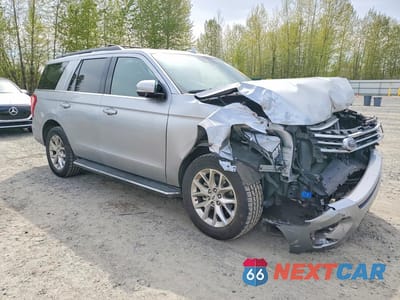 Czwarte zdjęcie samochodu z boku: 2020 FORD EXPEDITION XLT VIN:1FMJU1JTXLEA94611 - miniatura