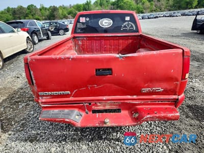 Zdjęcie 6 z 13 samochodu: 1997 GMC SONOMA VIN:1GTCS1447V8515287 - miniatura