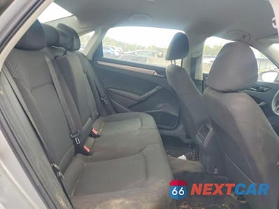 Zdjęcie 10 z 12 samochodu: 2012 VOLKSWAGEN PASSAT S VIN:1VWAP7A38CC064224 - miniatura