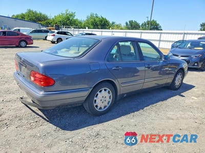 Trzecie zdjęcie samochodu z tyłu: 1997 MERCEDES-BENZ E 320 VIN:WDBJF55F5VA403159 - miniatura