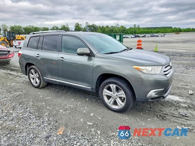Czwarte zdjęcie samochodu z boku: 2013 TOYOTA HIGHLANDER LIMITED VIN:5TDYK3EH1DS115559 - miniatura