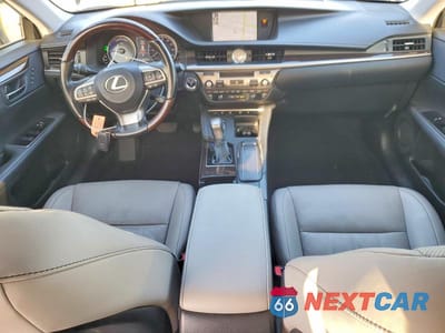 Zdjęcie 8 z 13 samochodu: 2018 LEXUS ES 300H VIN:JTHBW1GG6J2186132 - miniatura