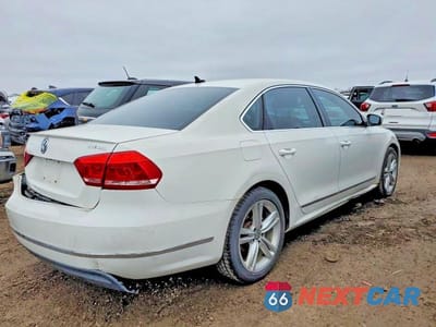 Trzecie zdjęcie samochodu z tyłu: 2014 VOLKSWAGEN PASSAT SEL VIN:1VWCS7A33EC061130 - miniatura