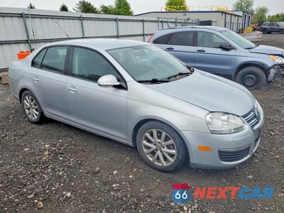 Czwarte zdjęcie samochodu z boku: 2010 VOLKSWAGEN JETTA VIN:3VWAZ7AJ5AM127123 - miniatura