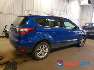 Trzecie zdjęcie samochodu z tyłu: 2017 FORD ESCAPE SE VIN:1FMCU9GD6HUC26042 - miniatura