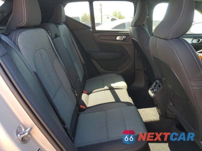 Zdjęcie 11 z 12 samochodu: 2025 VOLVO XC40 CORE VIN:YV4L12UJ2S2470060 - miniatura