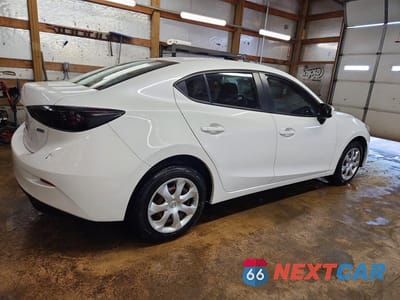 Trzecie zdjęcie samochodu z tyłu: 2018 MAZDA 3 SPORT VIN:3MZBN1U78JM225933 - miniatura