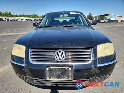 Piąte zdjęcie samochodu w środku: 2003 VOLKSWAGEN PASSAT GLX VIN:WVWRH63BX3P456177 - miniatura