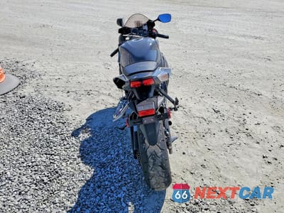 Czwarte zdjęcie samochodu z boku: 2025 SUZUKI GSX-R600 VIN:JS1GN7FA2S7100338 - miniatura