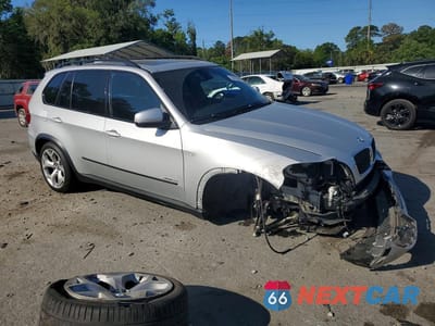 Czwarte zdjęcie samochodu z boku: 2013 BMW X5 XDRIVE35I VIN:5UXZV4C55D0G51087 - miniatura