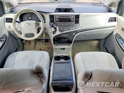 Zdjęcie 8 z 13 samochodu: 2013 TOYOTA SIENNA LE VIN:5TDKK3DC9DS319294 - miniatura