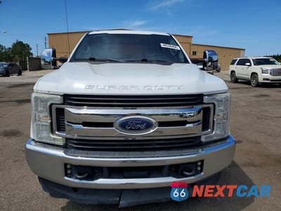 Piąte zdjęcie samochodu w środku: 2019 FORD F250 SUPER DUTY VIN:1FT7W2B62KEC31191 - miniatura
