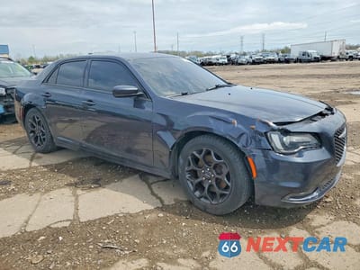 Czwarte zdjęcie samochodu z boku: 2019 CHRYSLER 300 S VIN:2C3CCAGGXKH536857 - miniatura