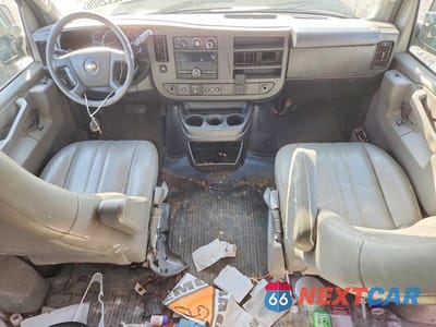 Zdjęcie 8 z 13 samochodu: 2020 CHEVROLET EXPRESS G2500 VIN:1GCWGAFP5L1134002 - miniatura