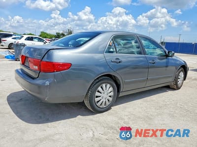 Trzecie zdjęcie samochodu z tyłu: 2005 HONDA ACCORD LX VIN:1HGCM56445A072136 - miniatura