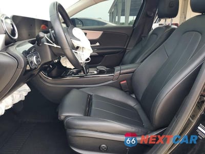 Zdjęcie 7 z 13 samochodu: 2019 MERCEDES-BENZ A 220 VIN:WDD3G4EB9KW028363 - miniatura
