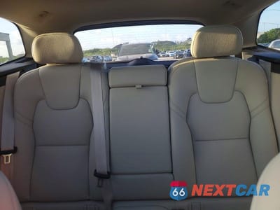 Zdjęcie 10 z 13 samochodu: 2023 VOLVO XC60 PLUS VIN:YV4L12RE0P1391480 - miniatura