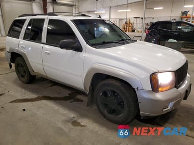 Czwarte zdjęcie samochodu z boku: 2006 CHEVROLET TRAILBLAZER LS VIN:1GNDT13S062222179 - miniatura