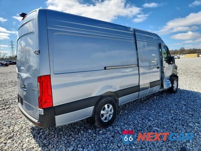 Trzecie zdjęcie samochodu z tyłu: 2025 MERCEDES BENZ SPRINTER 2500 DELIVERY VAN VIN:W1Y4NCHY3ST222267 - miniatura
