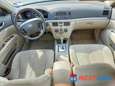 Zdjęcie 8 z 12 samochodu: 2006 HYUNDAI SONATA GL VIN:KMHET46C46A085221 - miniatura