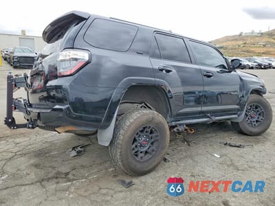 Trzecie zdjęcie samochodu z tyłu: 2018 TOYOTA 4RUNNER SR5 PREMIUM VIN:JTEBU5JR2J5507215 - miniatura