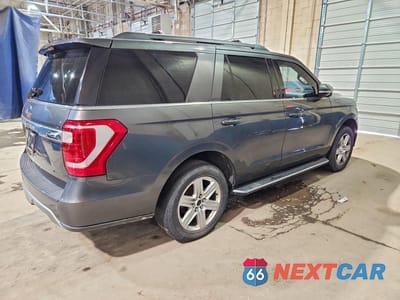 Trzecie zdjęcie samochodu z tyłu: 2020 FORD EXPEDITION XLT VIN:1FMJU1JT3LEA15053 - miniatura