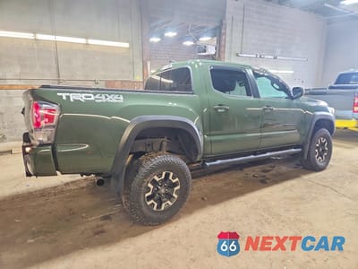 Trzecie zdjęcie samochodu z tyłu: 2021 TOYOTA TACOMA TRD OFF-ROAD VIN:3TYCZ5AN8MT049044 - miniatura