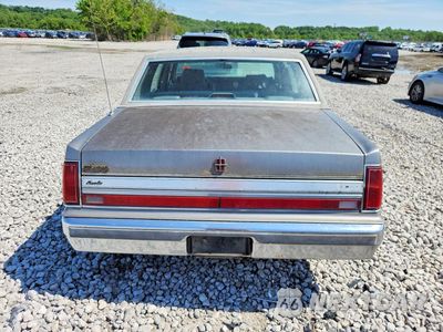 Zdjęcie 6 z 12 samochodu: 1988 LINCOLN TOWN CAR VIN:1LNBM81F9JY623243 - miniatura
