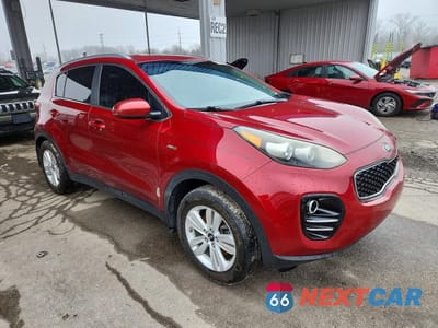 Czwarte zdjęcie samochodu z boku: 2018 KIA SPORTAGE LX VIN:KNDPMCAC6J7393041 - miniatura