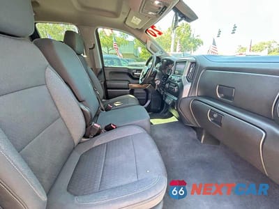 Piąte zdjęcie samochodu w środku: 2020 CHEVROLET SILVERADO K1500 LT VIN:1GCRYDED6LZ143070 - miniatura