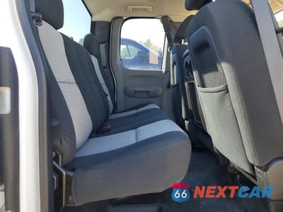 Zdjęcie 10 z 13 samochodu: 2007 CHEVROLET SILVERADO K2500 HEAVY DUTY VIN:1GCHK29687E554433 - miniatura