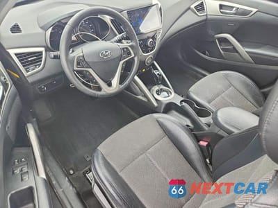 Zdjęcie 8 z 13 samochodu: 2013 HYUNDAI VELOSTER BASE VIN:KMHTC6AD7DU101328 - miniatura