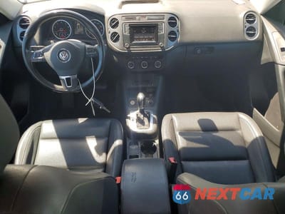 Zdjęcie 8 z 12 samochodu: 2016 VOLKSWAGEN TIGUAN S VIN:WVGAV7AX0GW502505 - miniatura