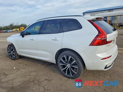 Drugie zdjęcie samochodu z przodu: 2024 VOLVO XC60 PLUS VIN:YV4L12RL2R1776427 - miniatura