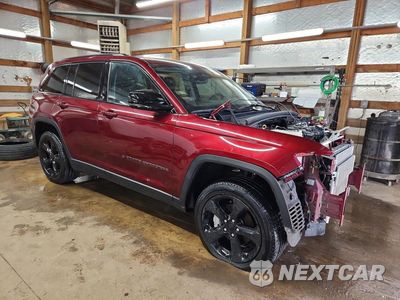 Czwarte zdjęcie samochodu z boku: 2023 JEEP GRAND CHEROKEE LIMITED VIN:1C4RJHBG0PC536307 - miniatura