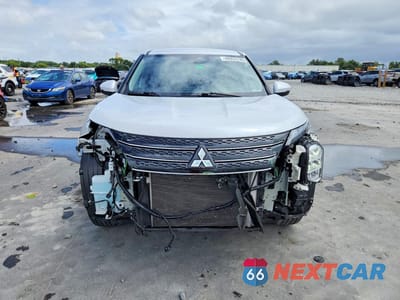 Piąte zdjęcie samochodu w środku: 2022 MITSUBISHI OUTLANDER ES VIN:JA4J3TA86NZ049735 - miniatura