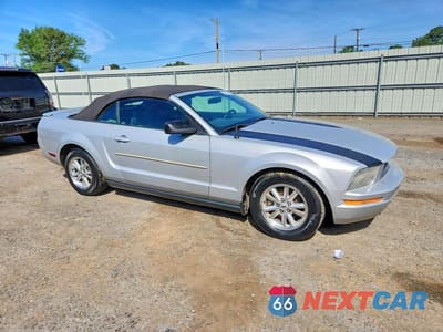 Czwarte zdjęcie samochodu z boku: 2007 FORD MUSTANG VIN:1ZVFT84N975252197 - miniatura