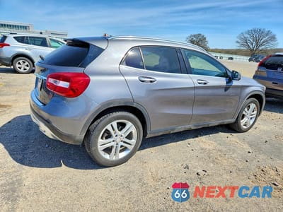 Trzecie zdjęcie samochodu z tyłu: 2016 MERCEDES-BENZ GLA 250 4MATIC VIN:WDCTG4GB8GJ228737 - miniatura