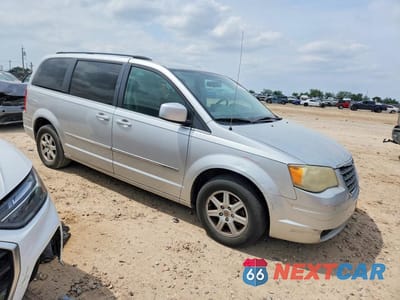 Czwarte zdjęcie samochodu z boku: 2010 CHRYSLER TOWN & COUNTRY TOURING VIN:2A4RR5D11AR460346 - miniatura