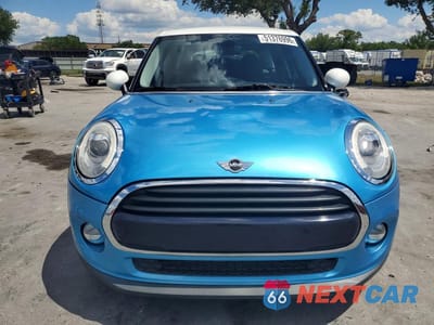 Piąte zdjęcie samochodu w środku: 2016 MINI COOPER VIN:WMWXU1C5XG2D10297 - miniatura