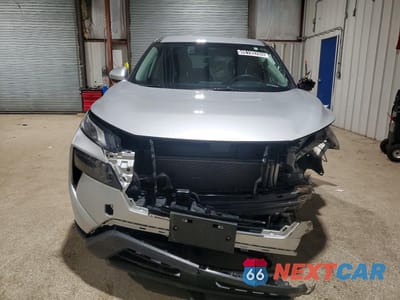 Piąte zdjęcie samochodu w środku: 2025 NISSAN ROGUE SV VIN:5N1BT3BB7SC814238 - miniatura