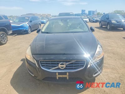 Piąte zdjęcie samochodu w środku: 2013 VOLVO S60 T5 VIN:YV1612FHXD2176249 - miniatura