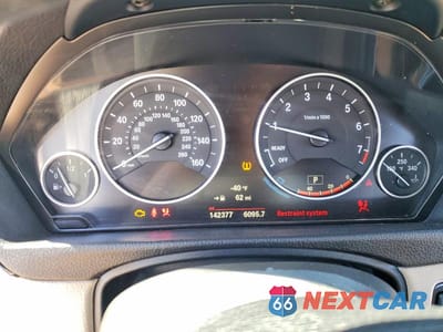Zdjęcie 9 z 12 samochodu: 2017 BMW 330 XI VIN:WBA8D9C33HA004614 - miniatura